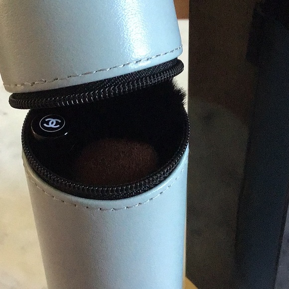 New Chanel Code Couleur Cavalier Seul (green) Limited #131 Set of 3 brushes - Picture 2 of 5